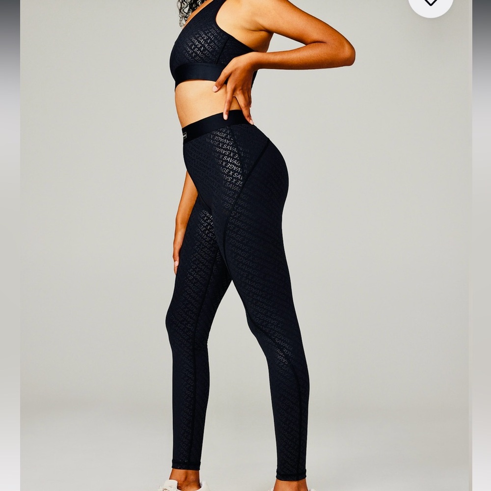 Black Caviar Savage X Monogram Flow High-Waist Legging Lineup Sports Bra Set - Picture 5 of 16